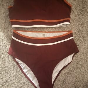 High-Waist Ribbed Bikini Bottoms in Rust with Contrast Trim